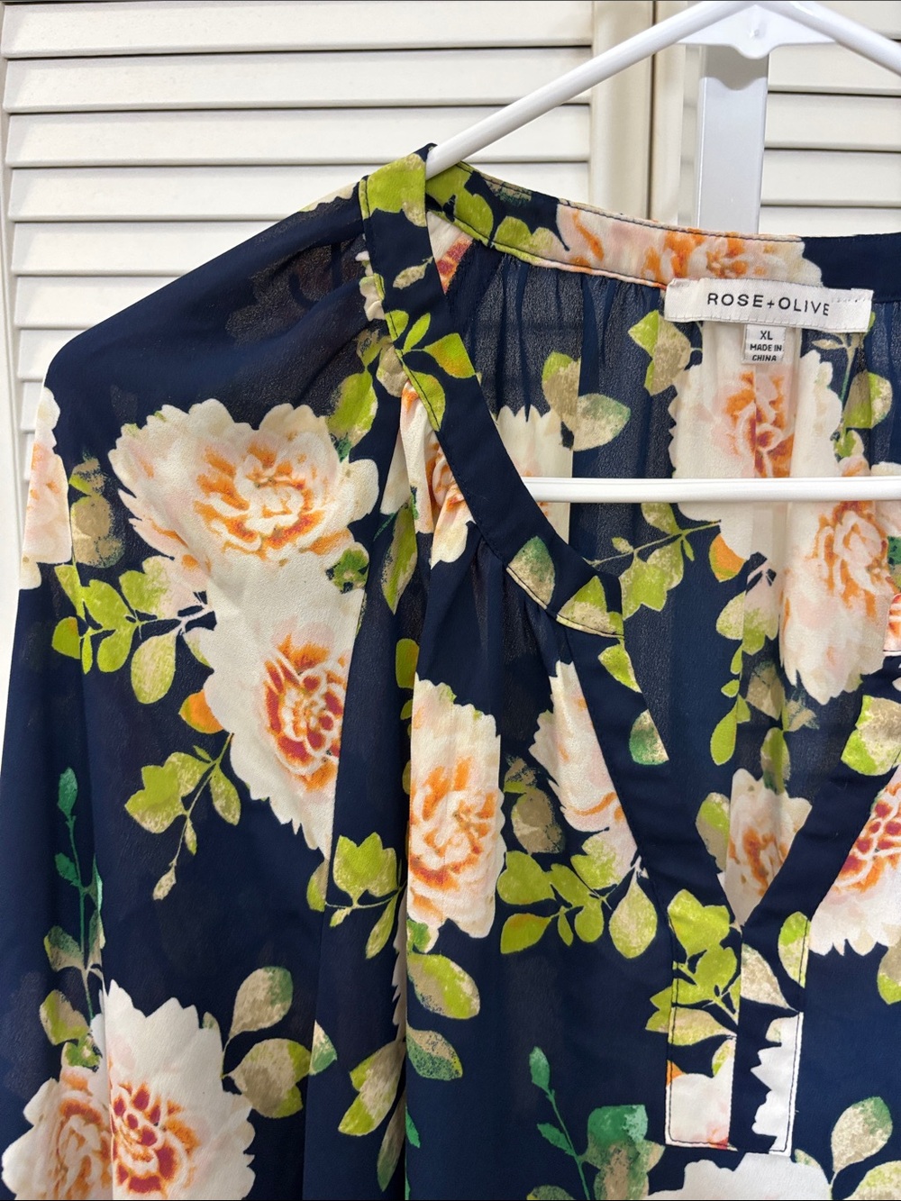 Rose & Olive Navy Floral Long-Sleeve Blouse XL - Picture 4 of 13